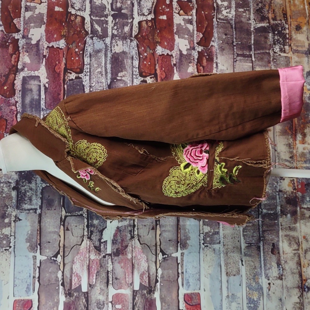 Cowgirl Tuff Co Embroidered Distressed Jacket - Picture 2 of 8